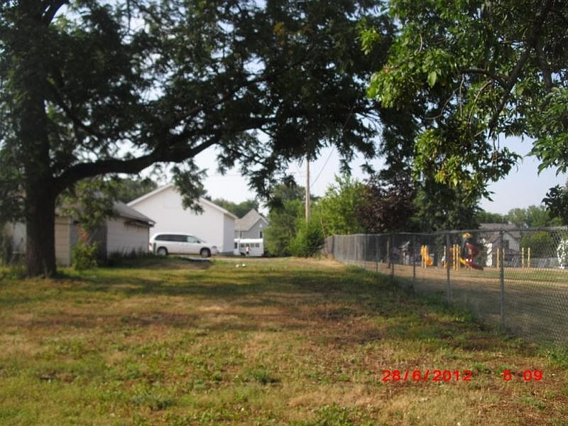 1st image of 512 E Main St