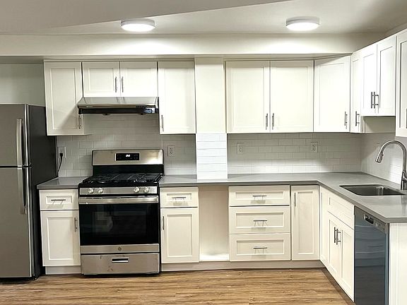 4th image of 1587 43rd Ave #A