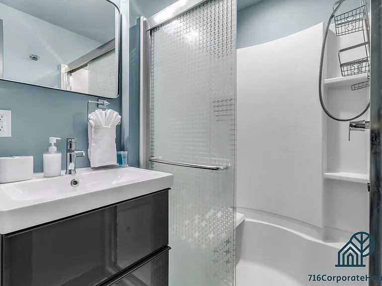 36 E Utica St #3B — Photo 9