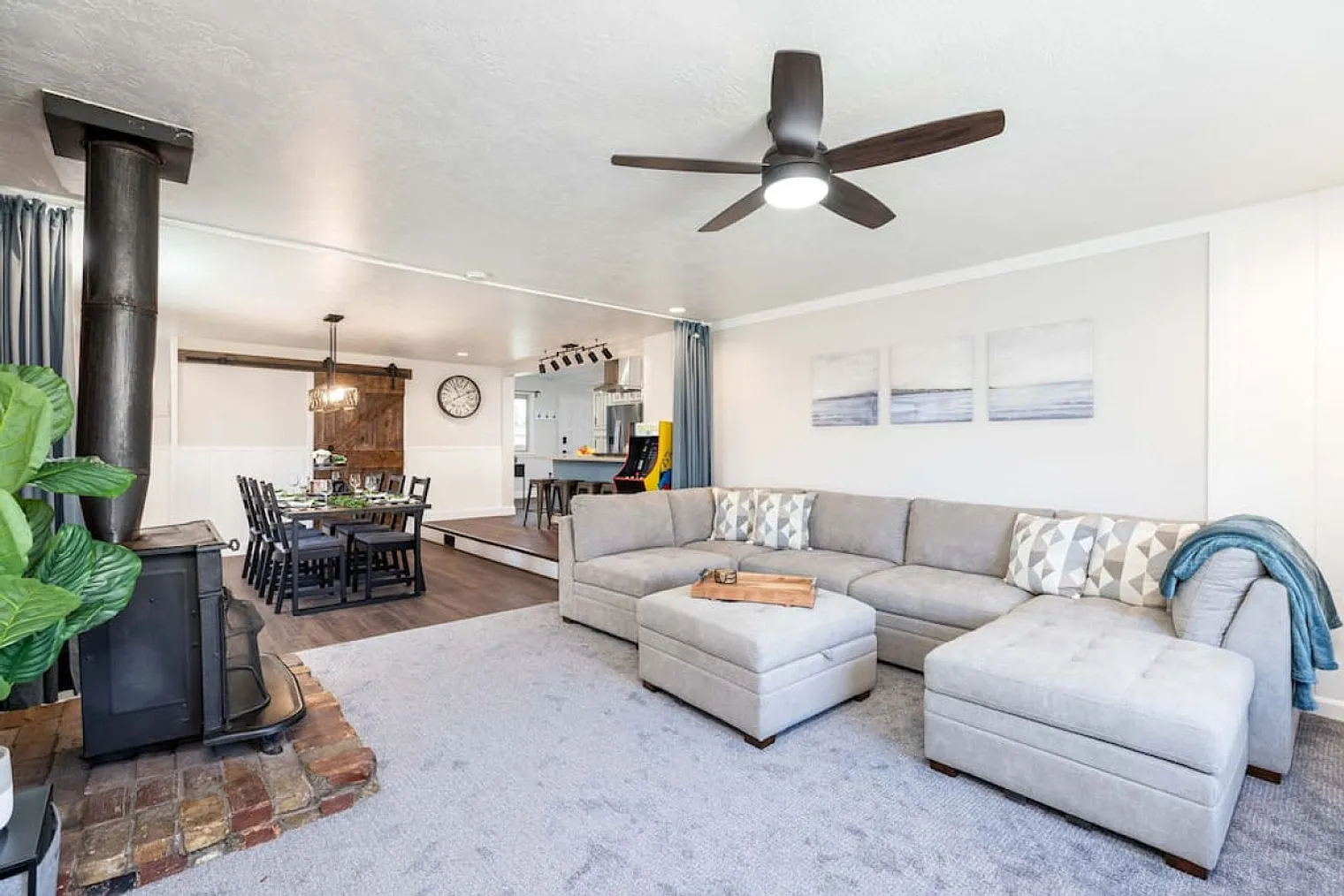 3 bed, 2.0 bath, $5,098 — Photo 3