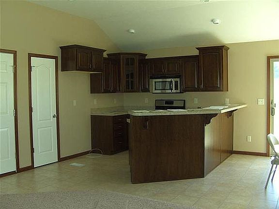 3rd image of 23974 Oakdale Dr