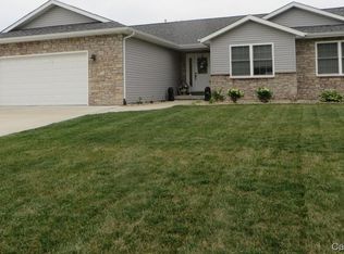 513 Orchard Ave, Chatham, IL 62629