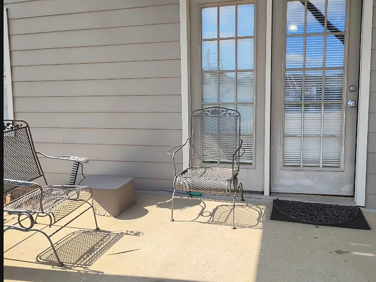 2925 Hargrove Road E — Photo 12