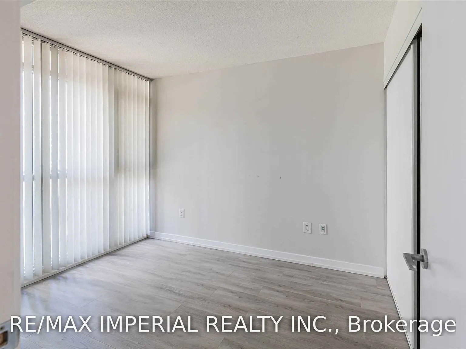 1 bed, $2,300 — Photo 4