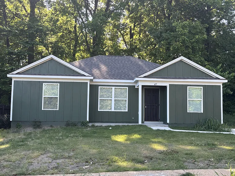 457 Fernhill Cv — Photo 1