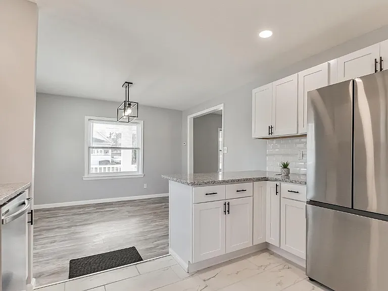 1307 Grant Ave — Photo 9