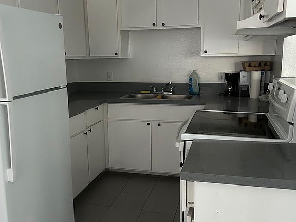 2nd image of 4920 Stanley Ave #3-4