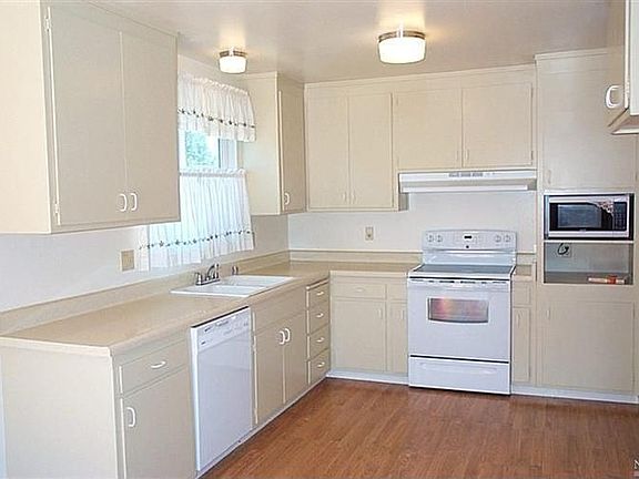 4th image of 813 Elm Dr