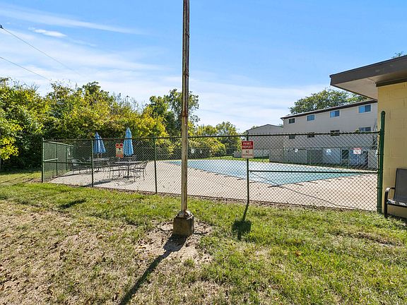 3rd image of 2844 Kingsrowe Ct #27