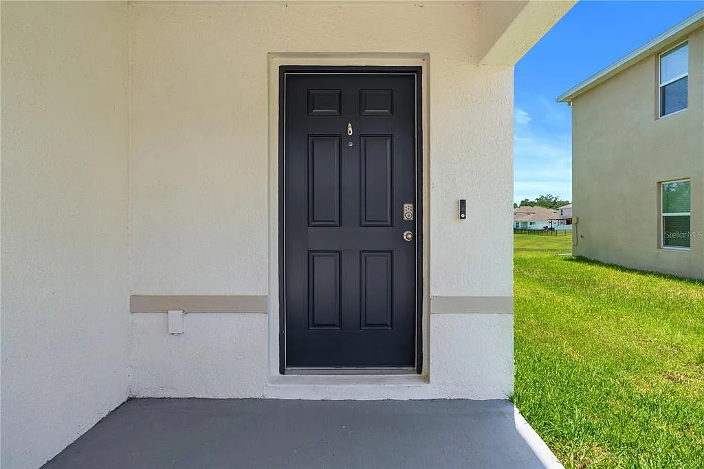4 bed, 2.5 bath, 2238 sqft, $2,300 — Photo 4