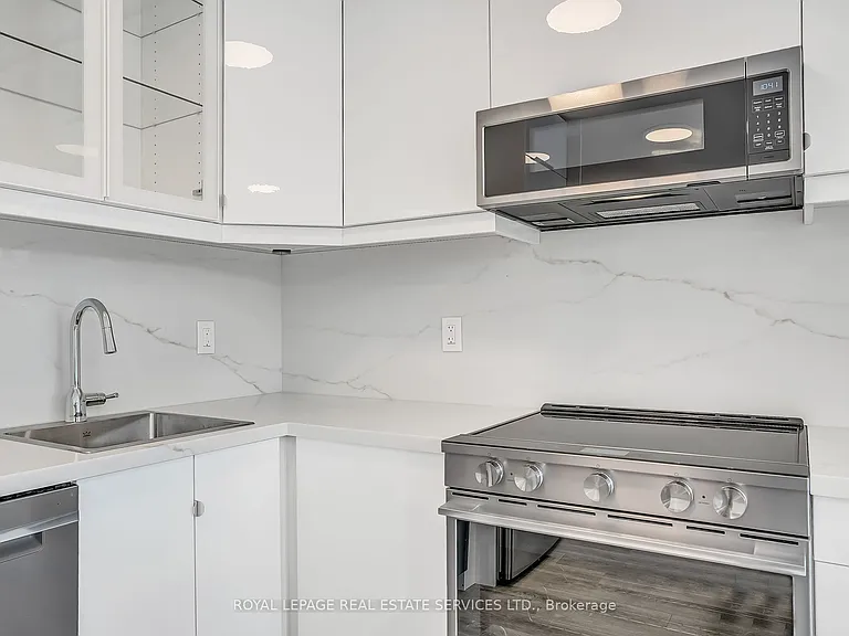 439 Winona Dr #C — Photo 22