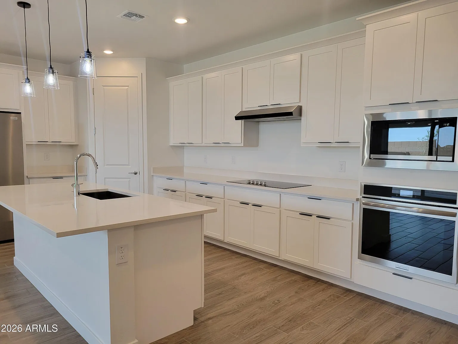 4 bed, 3.0 bath, 2000 sqft, $2,900 — Photo 3