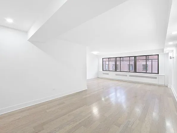 715 Park Ave APT 10D, New York, NY 10021