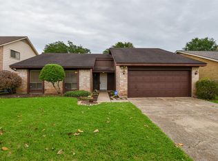 3127 Shawnee Dr, Sugar Land, TX 77479