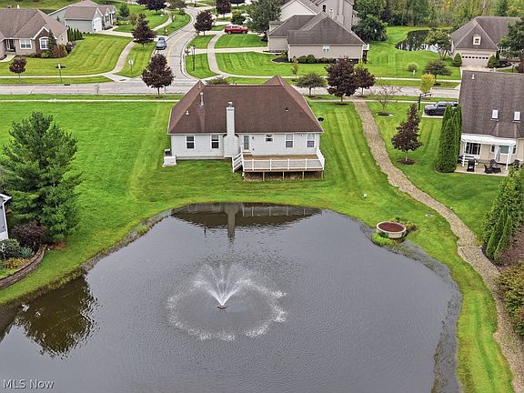 3rd image of 202 Fox Pointe Dr