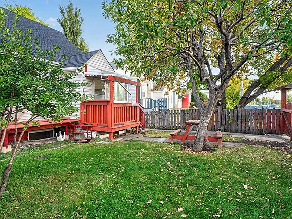 5th image of 12053 97th St NW
