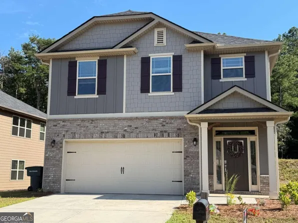 304 Magnolia Villas Dr, Cornelia, GA 30531