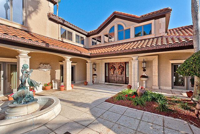 Main House: Entry Courtyard