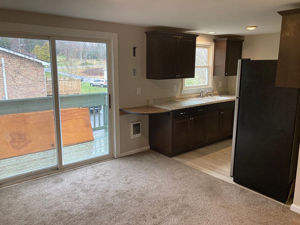 958 Brookside Camp Rd Hendersonville NC Zillow