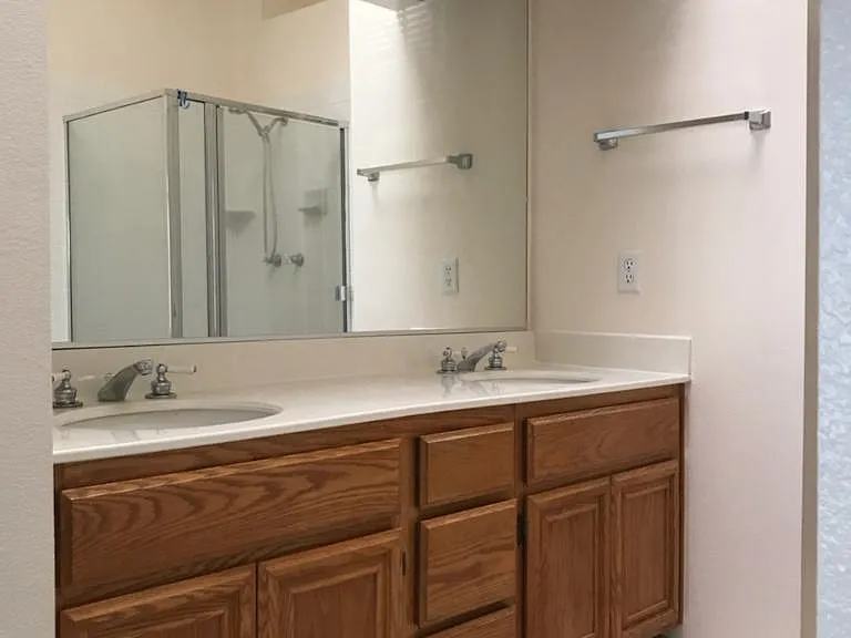 1040 N Turner Ave — Photo 14