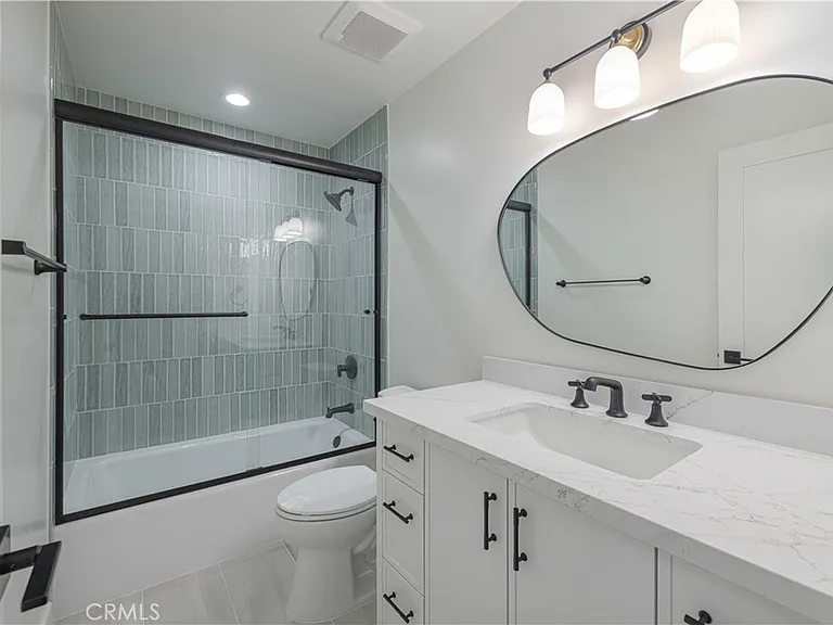 21 Longstreet — Photo 20
