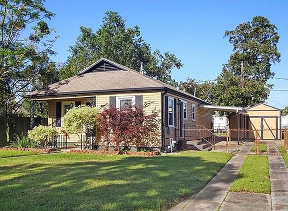 2nd image of 28 W Chalmette Cir