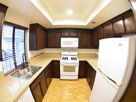 4th image of 12107 Valleyheart Dr Unit 2