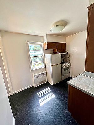 4th image of 164-43 Underhill Ave #Top