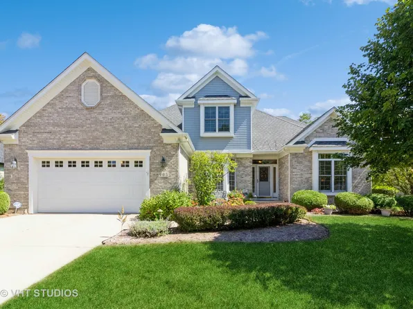 905 Spruce St, Sugar Grove, IL 60554