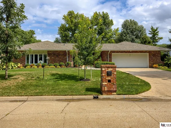 1937 S 111th St, Omaha, NE 68144