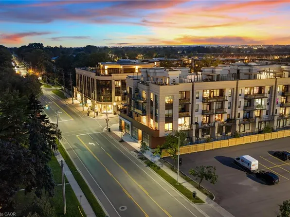 123 Maurice Dr #214, Oakville, ON L6K 2W6