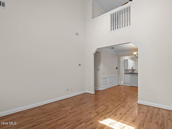 4th image of 2121 Reserve Lane