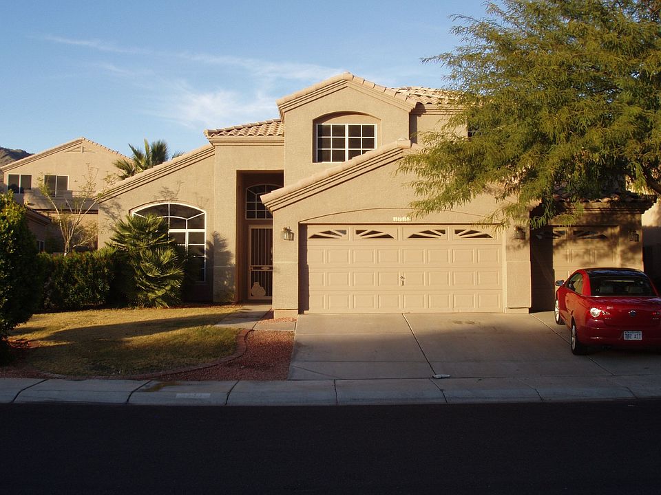 Front/ 3 car garage