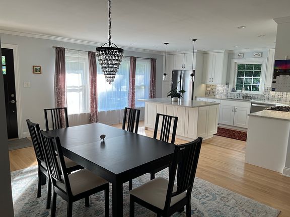 5th image of 255 Riverside Dr