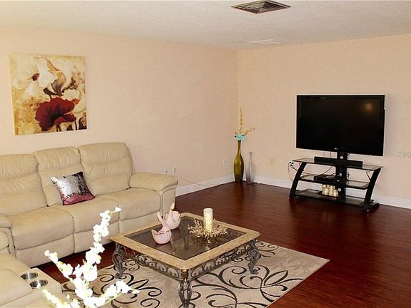 3rd image of 2474 Lynnway Cir