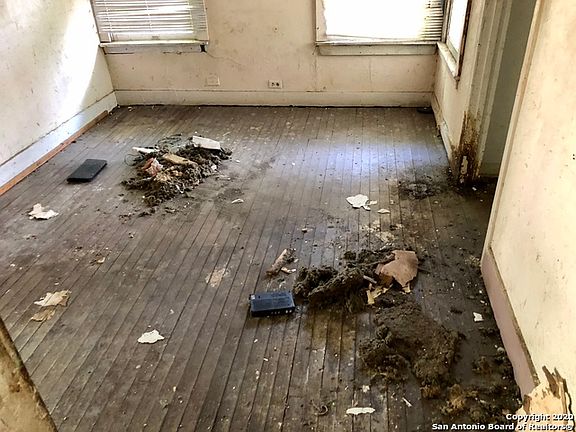 4th image of 1639 Hermine Blvd