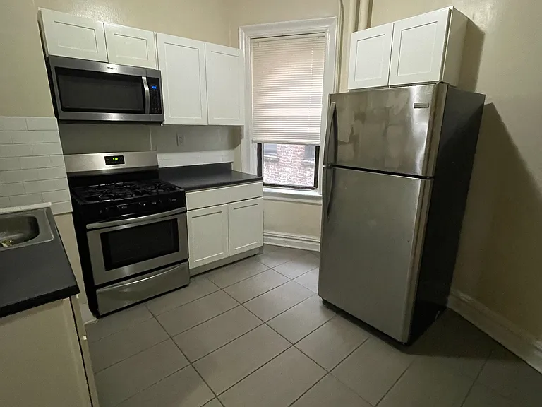 93-95 Fairview Ave #5D — Photo 2