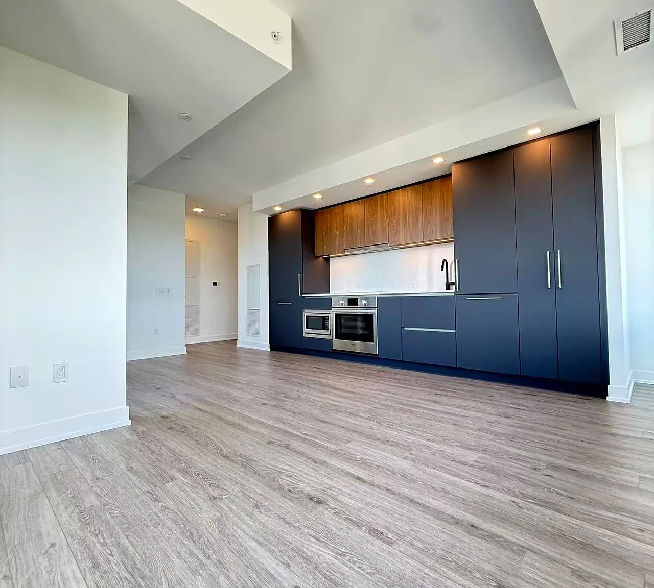 3 bed, $4,050 — Photo 3