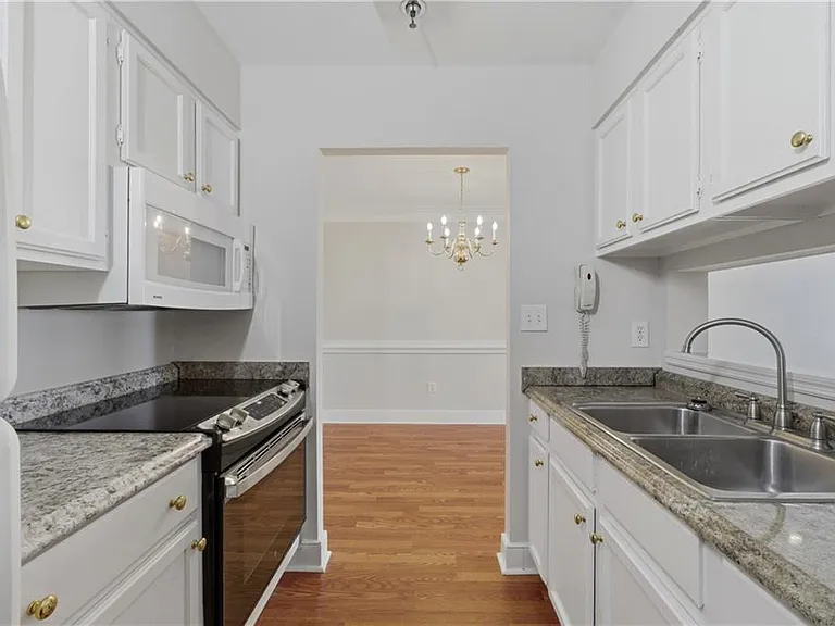 300 Johnson Ferry Rd #B915 — Photo 6