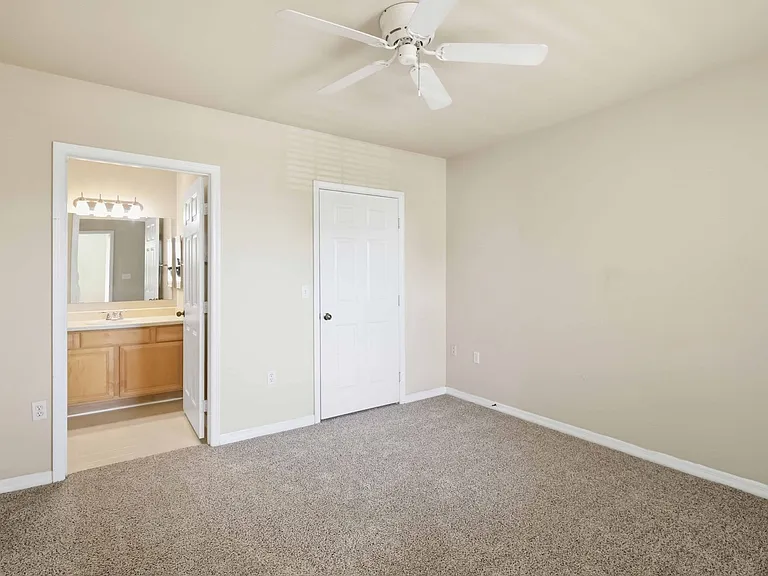 1015 Villagio Cir #201 — Photo 13