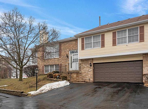 2nd image of 9987 Cambridge Ct #D