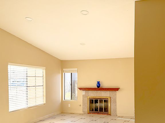 5th image of 772 Valley Crest Dr
