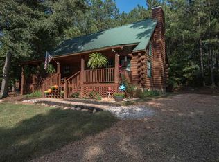 633 Mountain Shadows Rd, Hamilton, GA 31811