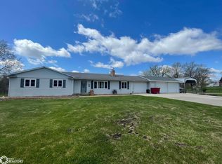 810 S Park Ave, Centerville, IA 52544