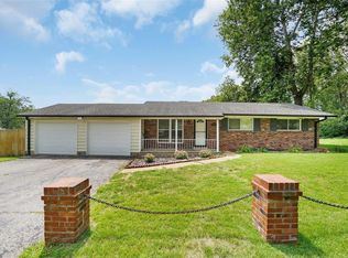 4266 Ringer Rd, Saint Louis, MO 63129