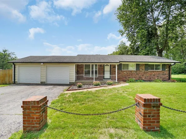 4266 Ringer Rd, Saint Louis, MO 63129
