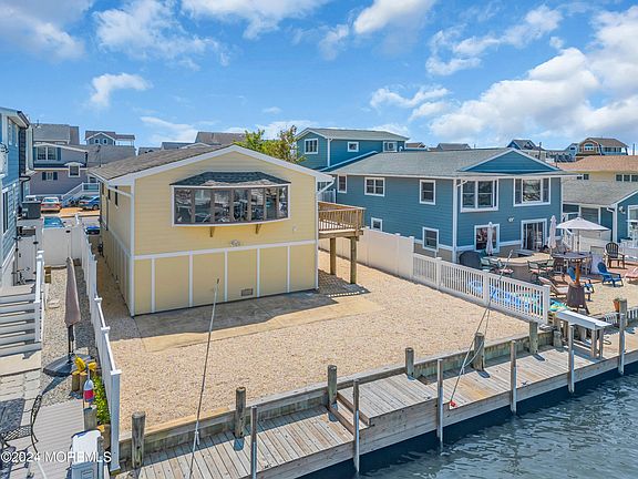5th image of 254 Ocean Bay Boulevard