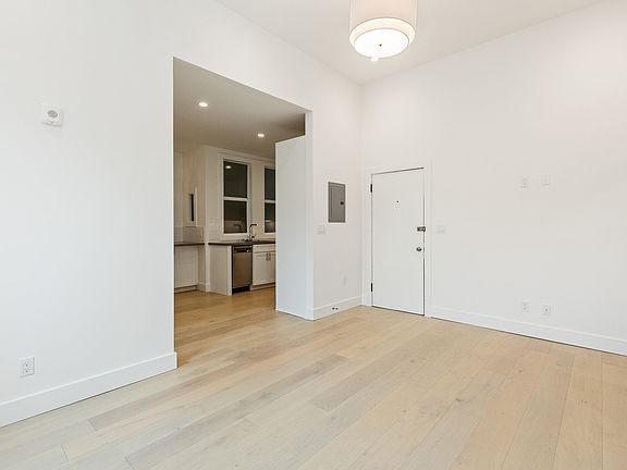 3rd image of 2174 California St #C