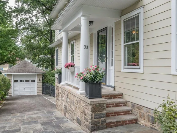 33 Young Avenue, Pelham, NY 10803