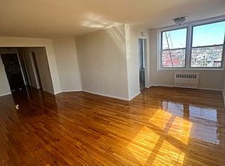 95-20 222nd St #3G, Queens Village, NY 11429